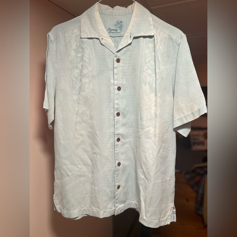 Tommy Bahama, men’s M button down shirt